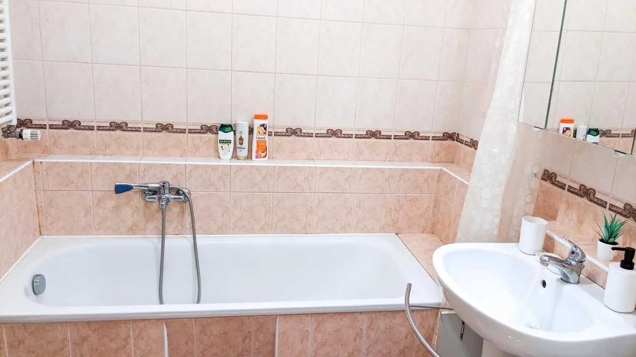 Skytop Modern Condo In Heart Of Downtown Budapest Appartement